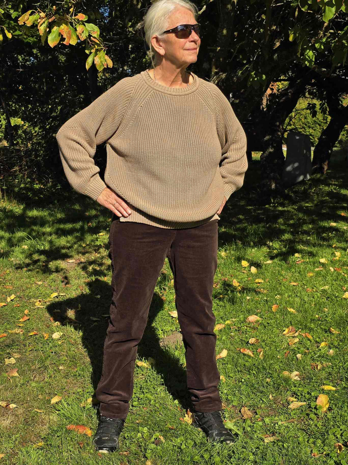 Model "Kelly" i farven brun