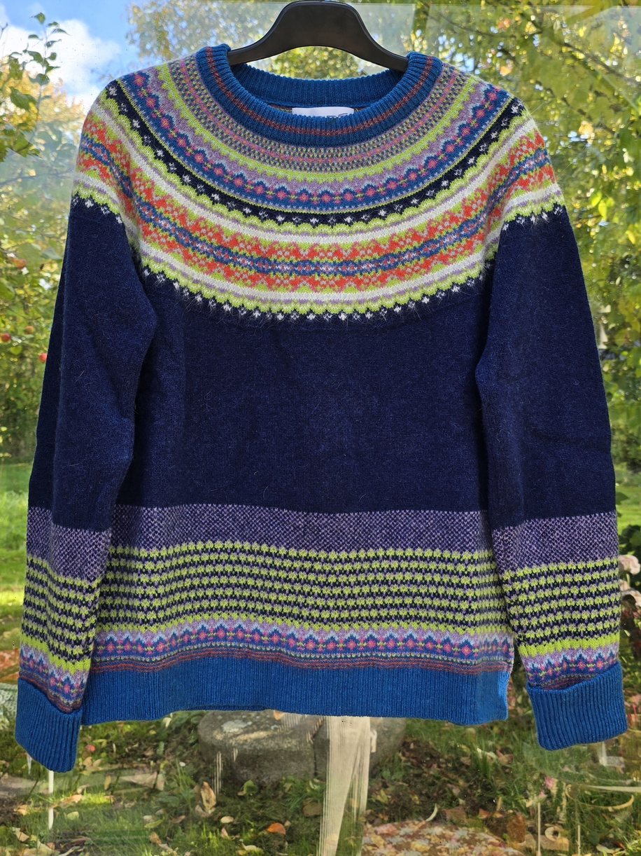 Sweater model Alpine, "Aurora"