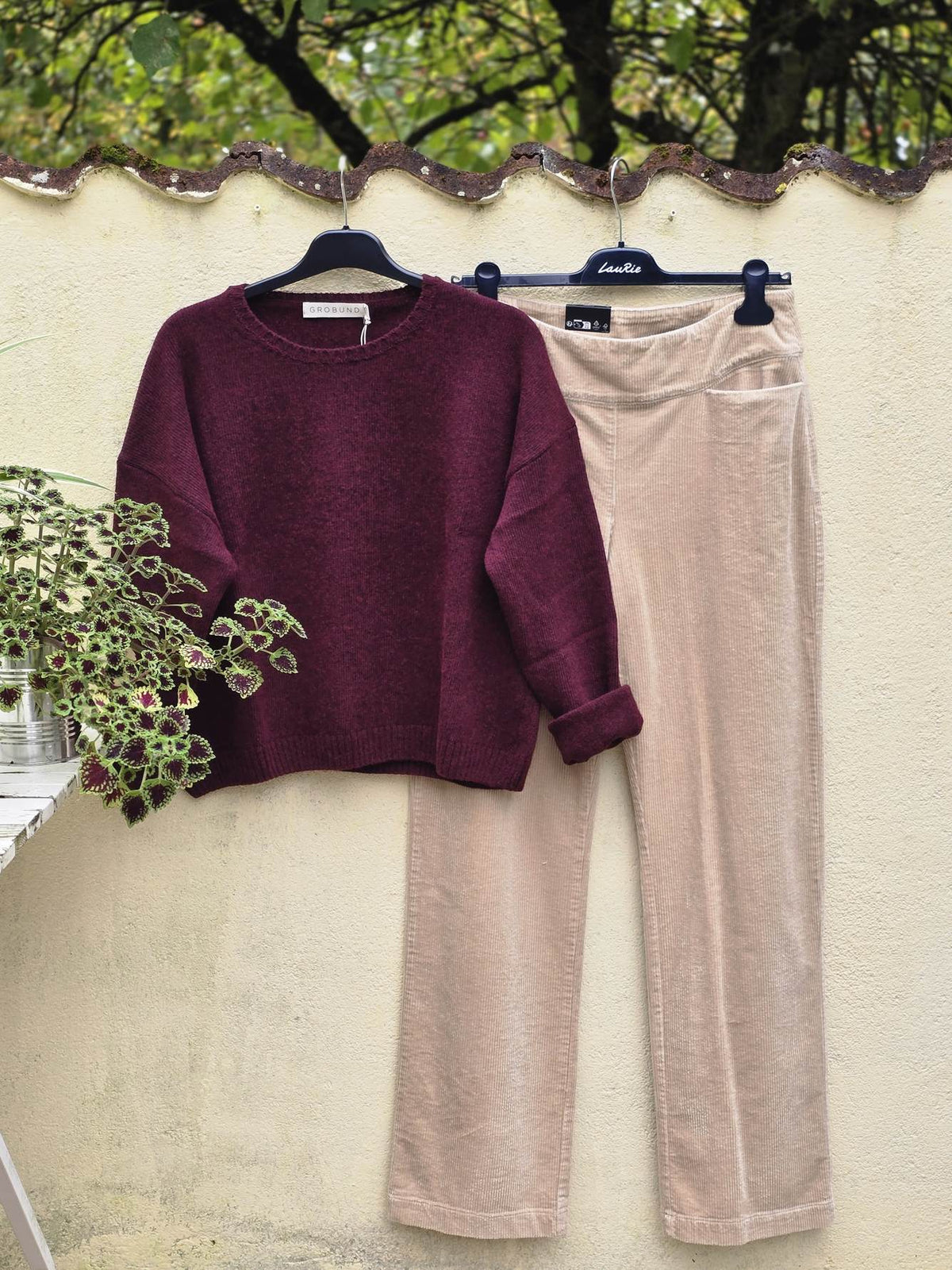 Blommefarvet strikbluse, model "Laura"