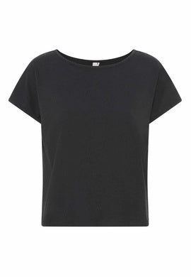 T-shirt model "Karen Tee"