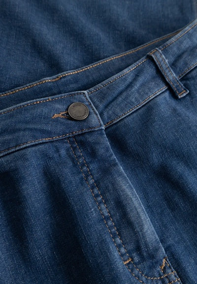 Lang, klassisk denimnederdel