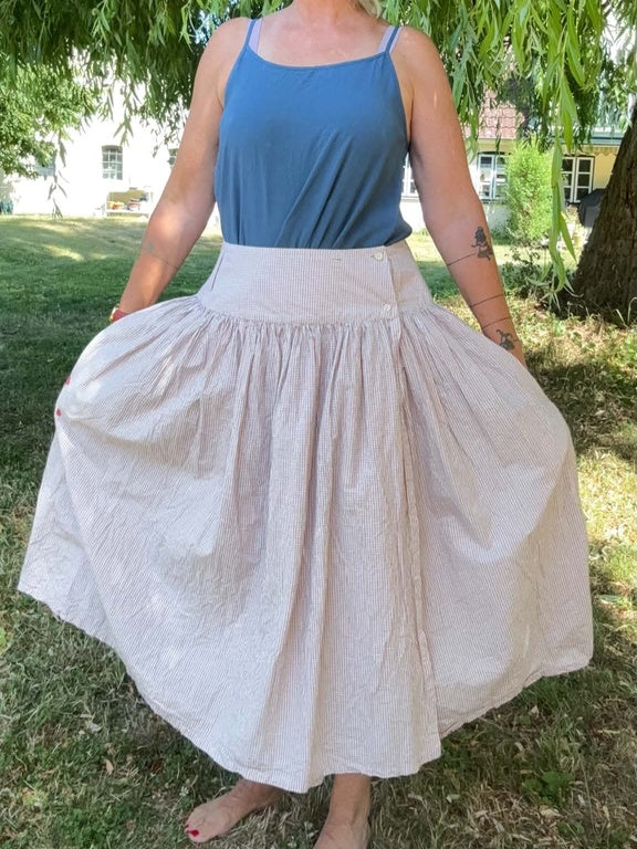 Småternet nederdel "Jannika"