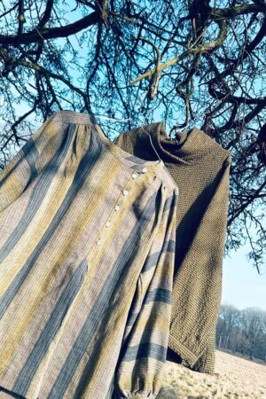 Stribet tunikabluse i hør/bomuld